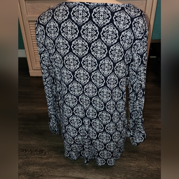 Kim Rogers blouse navy blue and white paisley - Picture 7 of 8